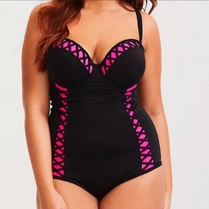 TORRID pink black lattice one piece swimsuit, 2X.